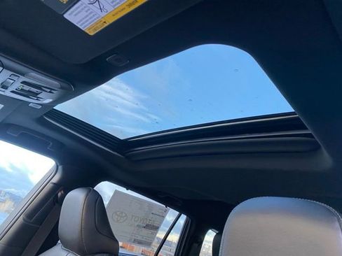 New 2026 Toyota Highlander XSE image 17