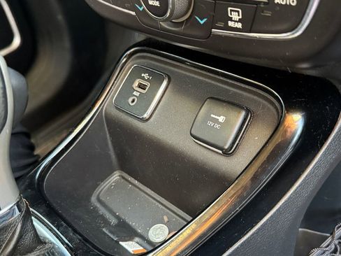 Used 2019 Jeep Compass Limited image 19