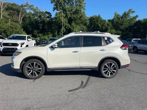 Used 2019 Nissan Rogue SL w/ Premium Package AWD/4WD image 2