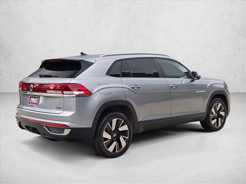 Used 2025 Volkswagen Atlas Cross Sport SE image 5
