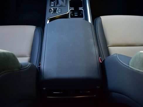 Used 2025 Lexus GX 550 image 43