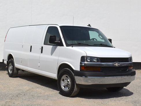 Used 2021 Chevrolet Express 2500 Extended w/ Driver Convenience Package RWD image 30