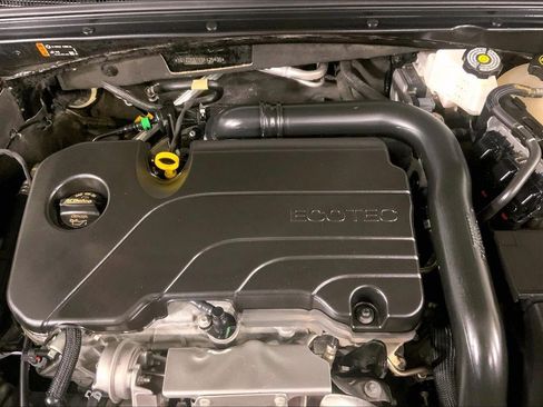 Used 2025 Chevrolet Malibu LT FWD image 10