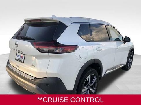 Used 2021 Nissan Rogue SL w/ Premium Package image 18