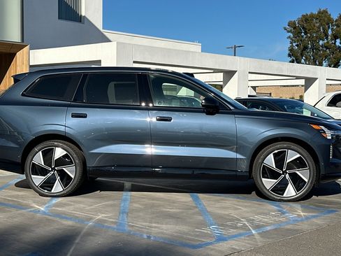 New 2025 Volvo EX90 Ultra image 4