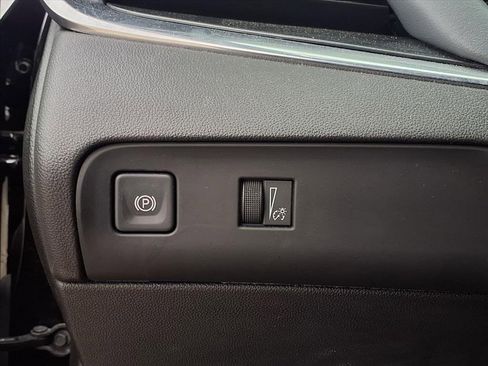 Used 2023 Buick Enclave Essence w/ Sport Touring Edition image 26