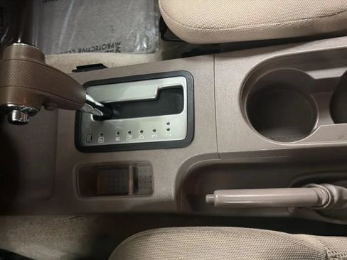 Used 2016 Nissan Frontier SV RWD image 12