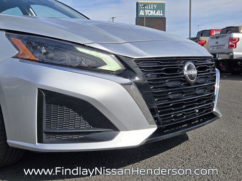 Used 2024 Nissan Altima 2.5 SV image 8