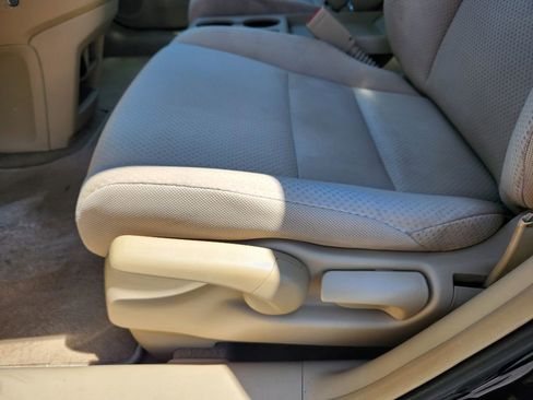 Used 2009 Honda CR-V LX image 16