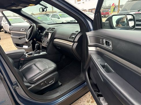 Used 2018 Ford Explorer XLT w/ Equipment Group 202A image 15