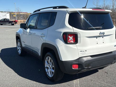 Used 2015 Jeep Renegade Latitude w/ Cold Weather Group image 10