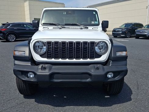 Used 2025 Jeep Wrangler Unlimited Sport AWD/4WD image 2