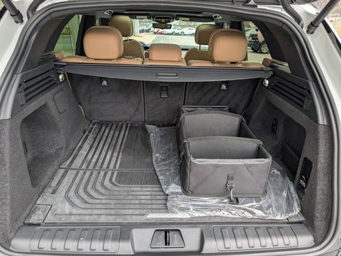 Used 2024 Land Rover Range Rover Sport SE image 28