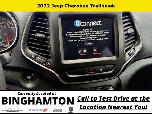 Used 2022 Jeep Cherokee Trailhawk AWD/4WD image 14