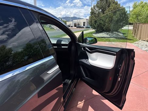 Used 2020 Tesla Model X Performance AWD/4WD image 29