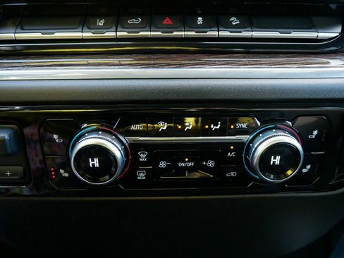 Used 2024 GMC Sierra 2500 SLE image 26