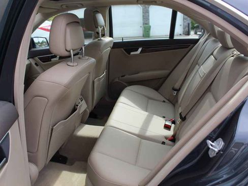 Used 2014 Mercedes-Benz C 250 Sedan image 27
