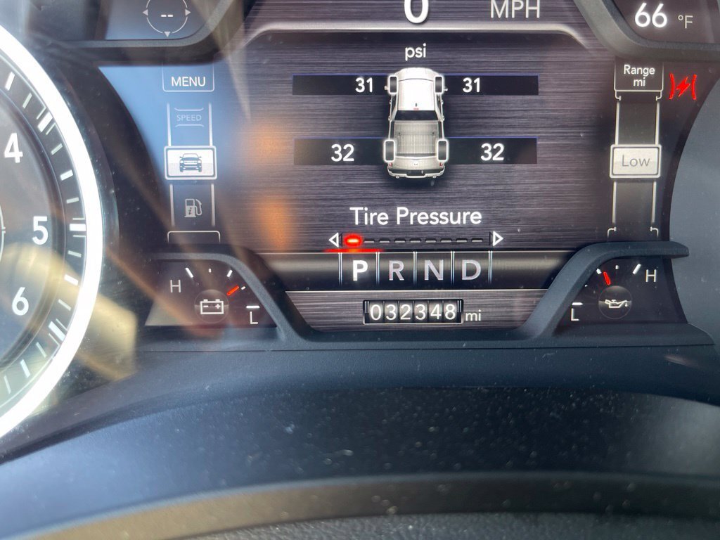 Used 2023 RAM 1500 Laramie AWD/4WD image 11