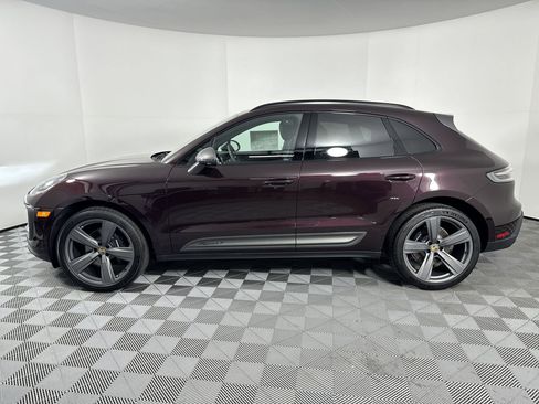 Certified 2025 Porsche Macan Turbo image 2