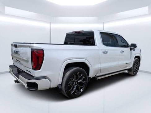Used 2022 GMC Sierra 1500 Denali Ultimate AWD/4WD image 3