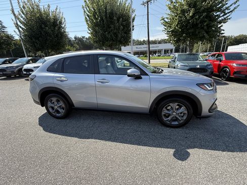 New 2026 Honda HR-V LX image 2