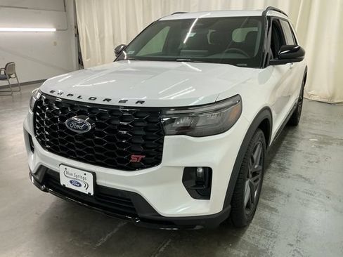 New 2026 Ford Explorer ST w/ Sun And Sound Package AWD/4WD image 10