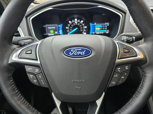Used 2019 Ford Fusion SEL image 24