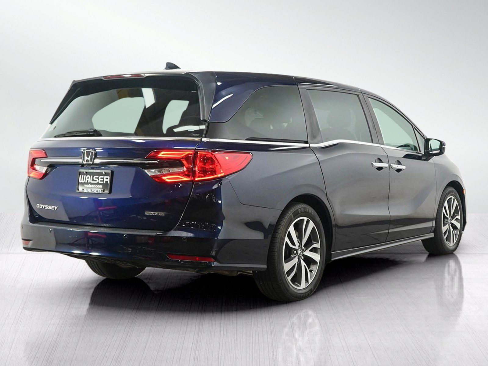 Used 2023 Honda Odyssey Touring image 5