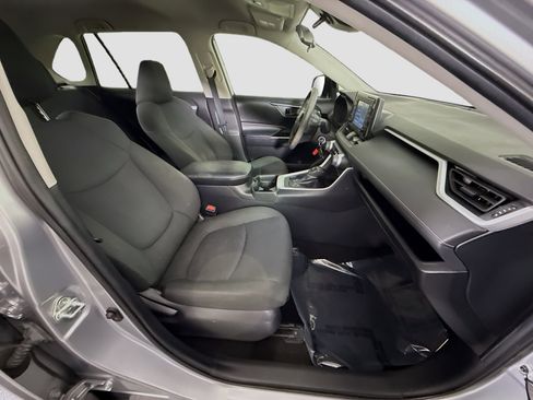 Used 2021 Toyota RAV4 LE image 28