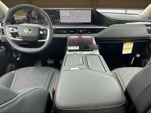New 2026 INFINITI QX80 Luxe image 16
