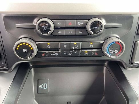 Used 2026 Ford F250 XLT w/ XLT Premium Package AWD/4WD image 9