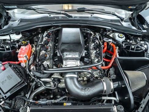 Used 2018 Chevrolet Camaro SS image 28