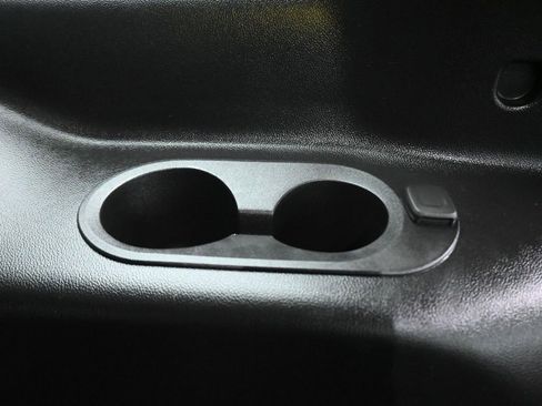 Used 2018 GMC Yukon SLT w/ Premium Edition image 40