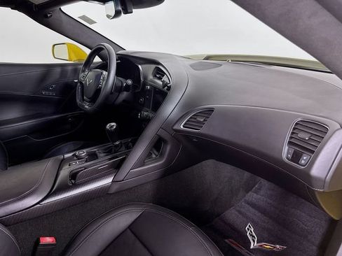 Used 2015 Chevrolet Corvette Z06 w/ 3LZ Preferred Equipment Group RWD image 27
