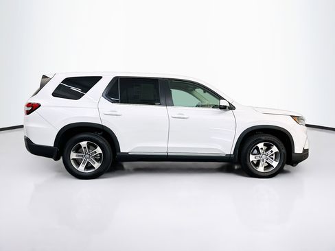Used 2025 Honda Pilot EX-L image 10