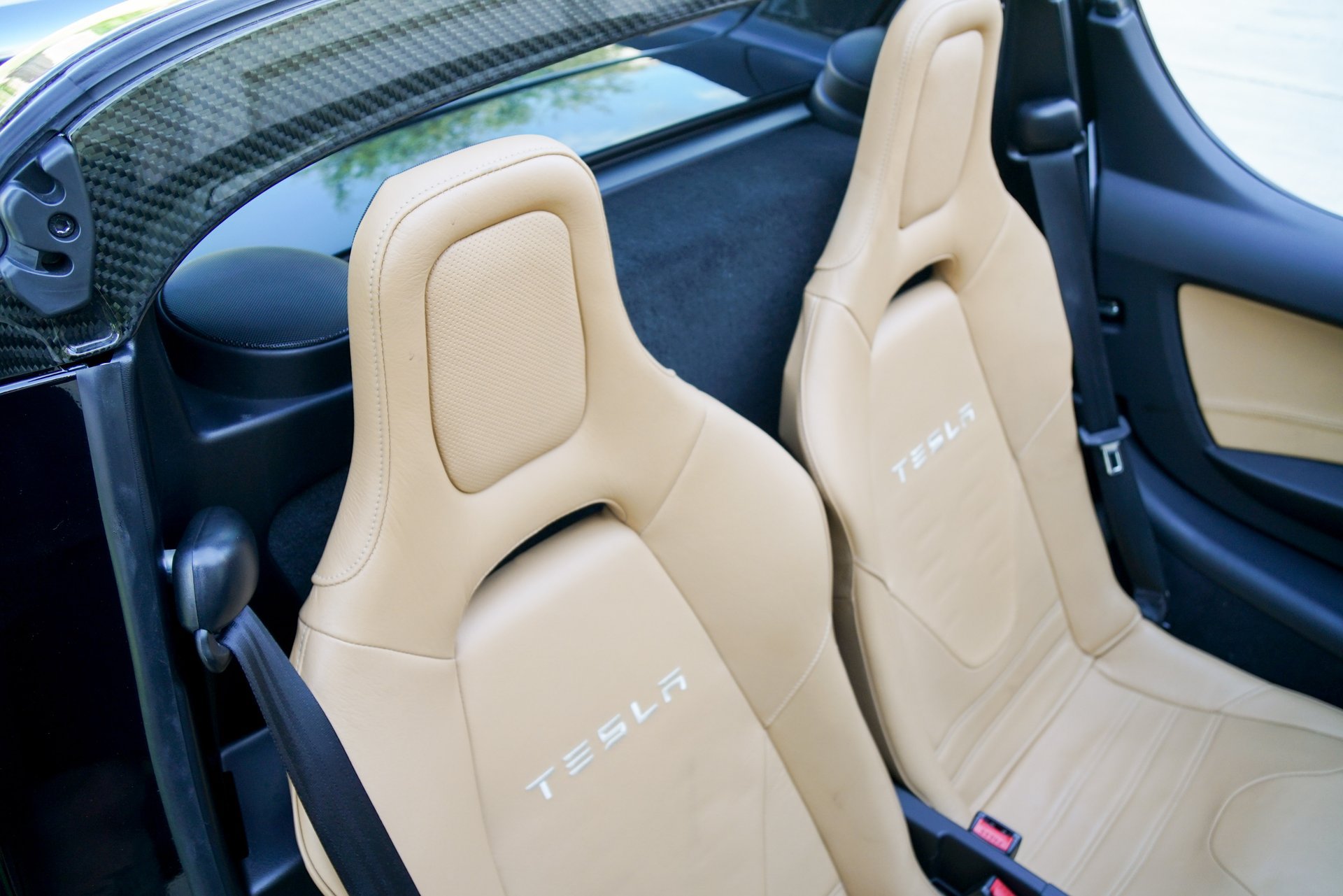 Used 2010 Tesla Roadster RWD image 30