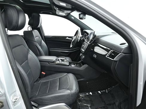 Used 2017 Mercedes-Benz GLS 550 4MATIC image 23