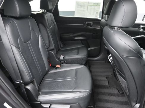 Used 2023 Kia Sorento EX AWD/4WD image 10