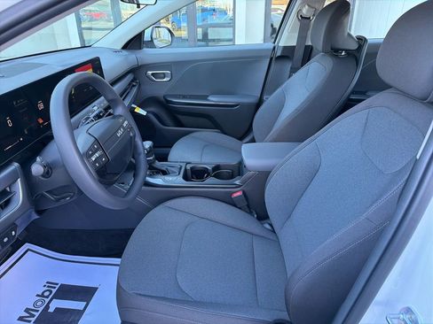 New 2025 Kia K4 FWD image 30