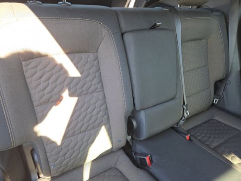 Used 2018 Chevrolet Equinox LT image 19