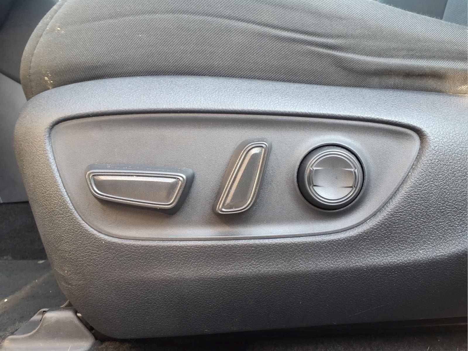 Used 2024 Toyota RAV4 XLE FWD image 18