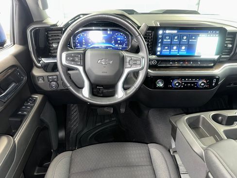 Certified 2022 Chevrolet Silverado 1500 LT Trail Boss image 2