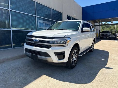 Used 2022 Ford Expedition XLT RWD image 4