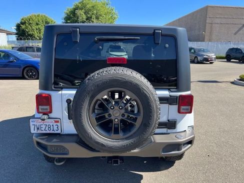 Used 2016 Jeep Wrangler Sahara AWD/4WD image 6