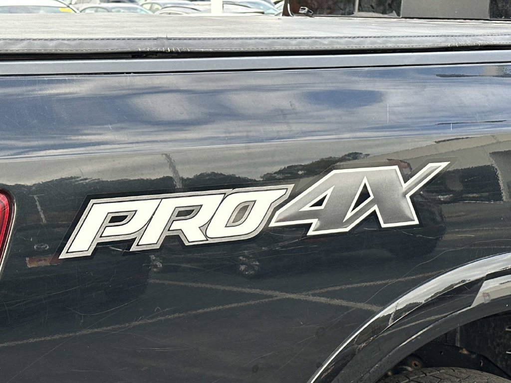 Used 2019 Nissan Titan PRO-4X w/ Pro-4x Convenience Package AWD/4WD image 10