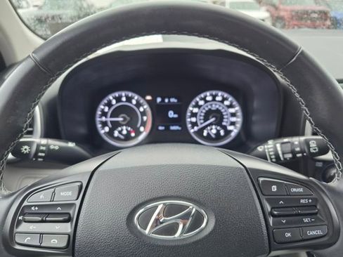 Used 2020 Hyundai Venue SEL w/ Convenience + Premium Package image 17