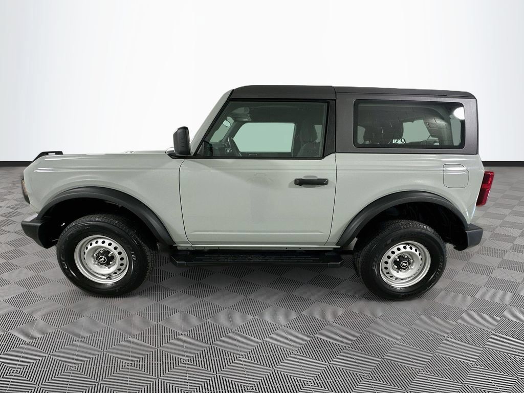 Certified 2022 Ford Bronco 2-Door AWD/4WD image 4