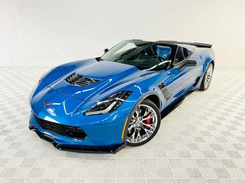 Used 2015 Chevrolet Corvette Z06 w/ 3LZ Preferred Equipment Group RWD image 18