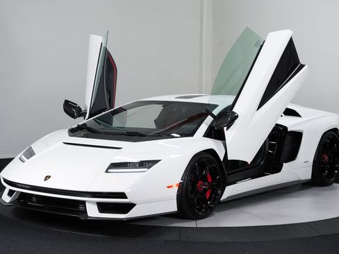 Used 2022 Lamborghini Aventador Countach AWD/4WD image 7