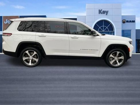 Used 2023 Jeep Grand Cherokee L Limited w/ Luxury Tech Group II AWD/4WD image 13